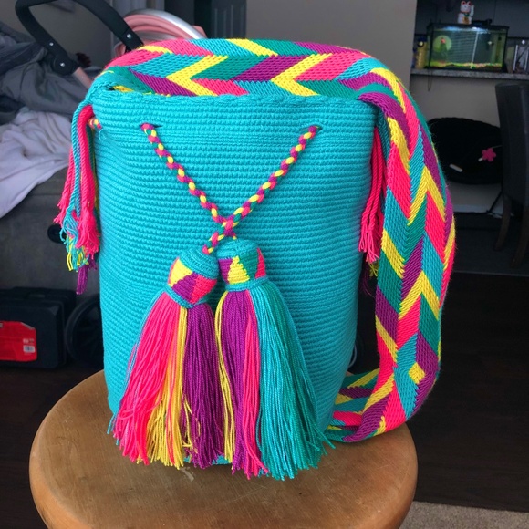 Authentic Wayuu bag / mint green color / multicolored strap/ Size L - Picture 3 of 7